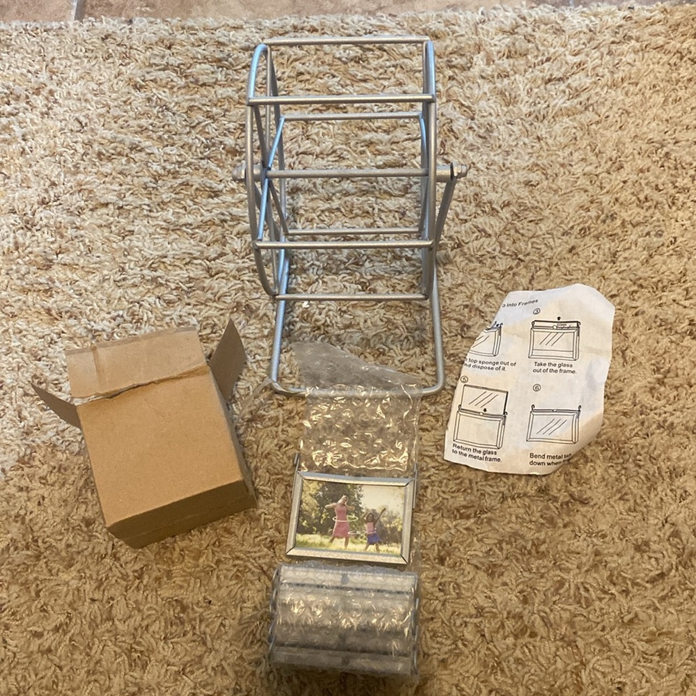 Metal Spinning Photo Frame - Picture 3 of 6